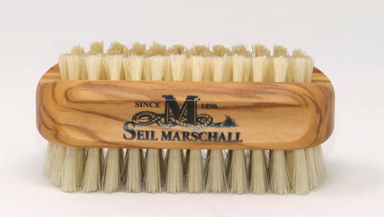 Nagelbürste aus Olivenholz