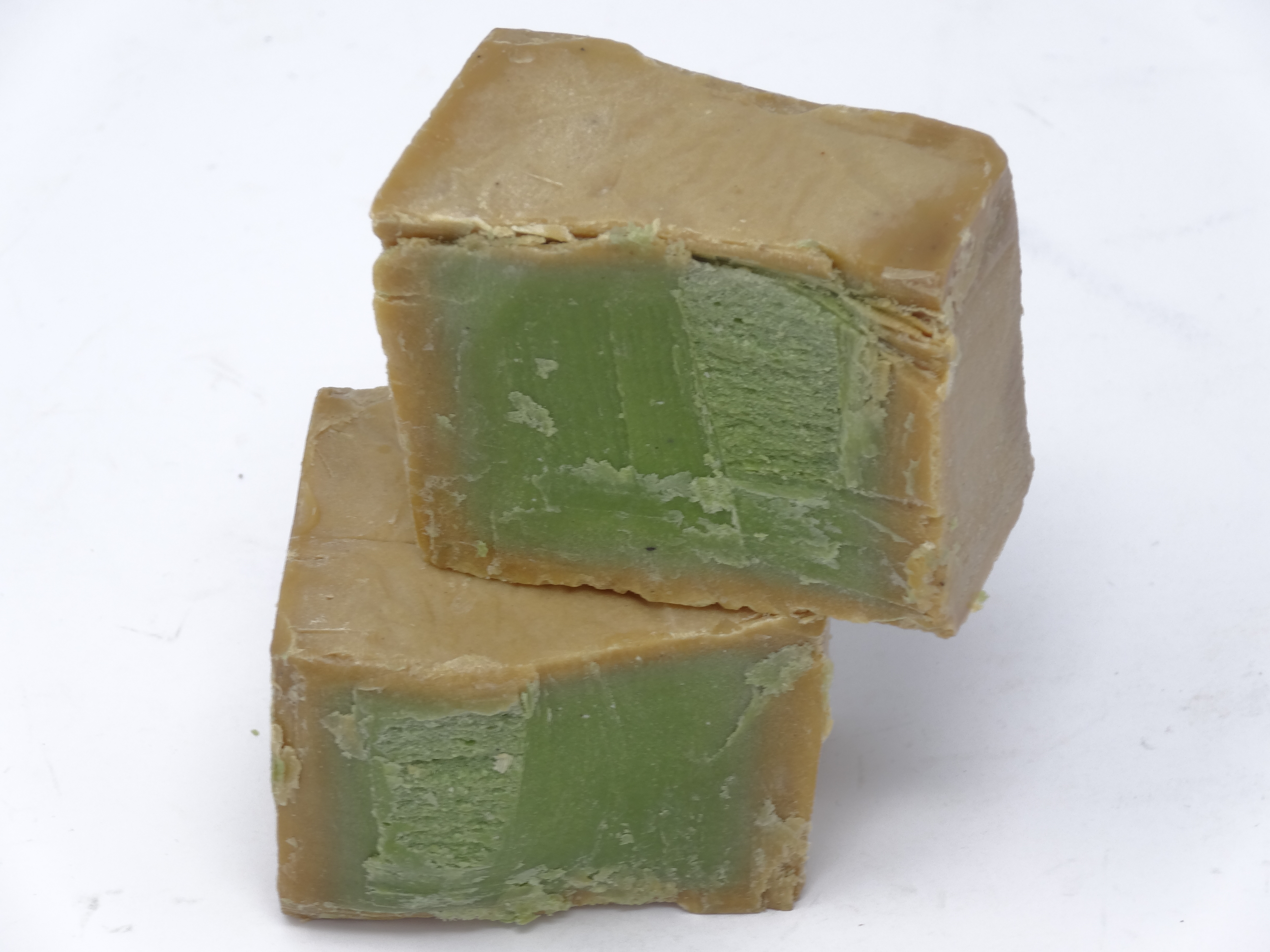 Aleppo soap with 55% Laurel fruit oil